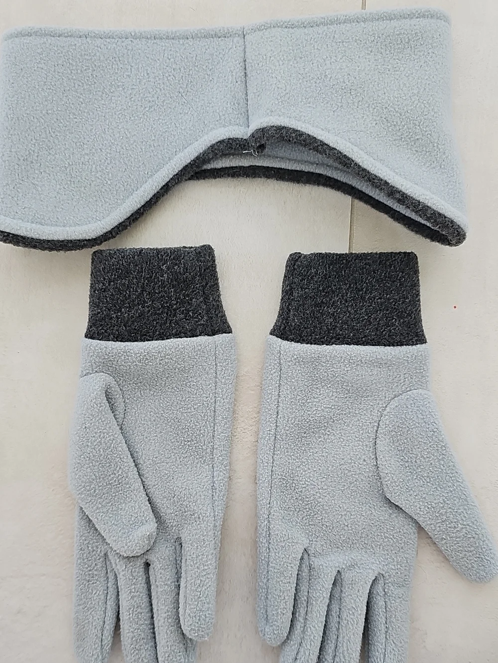 Express Light Blue & Charcoal Gray Fleece Headband and Glove Set Sz OS